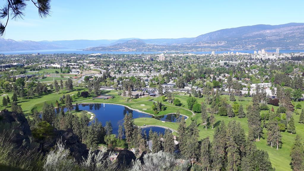 Winedownhere - Lic. 75806 Kelowna Exterior photo